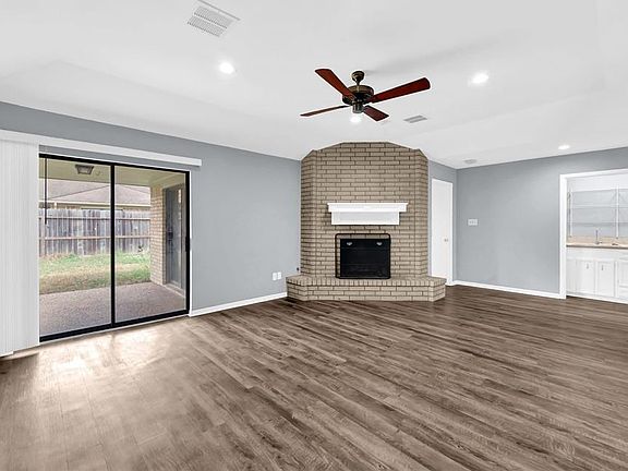 4th image of 3347 S Sutton Sq