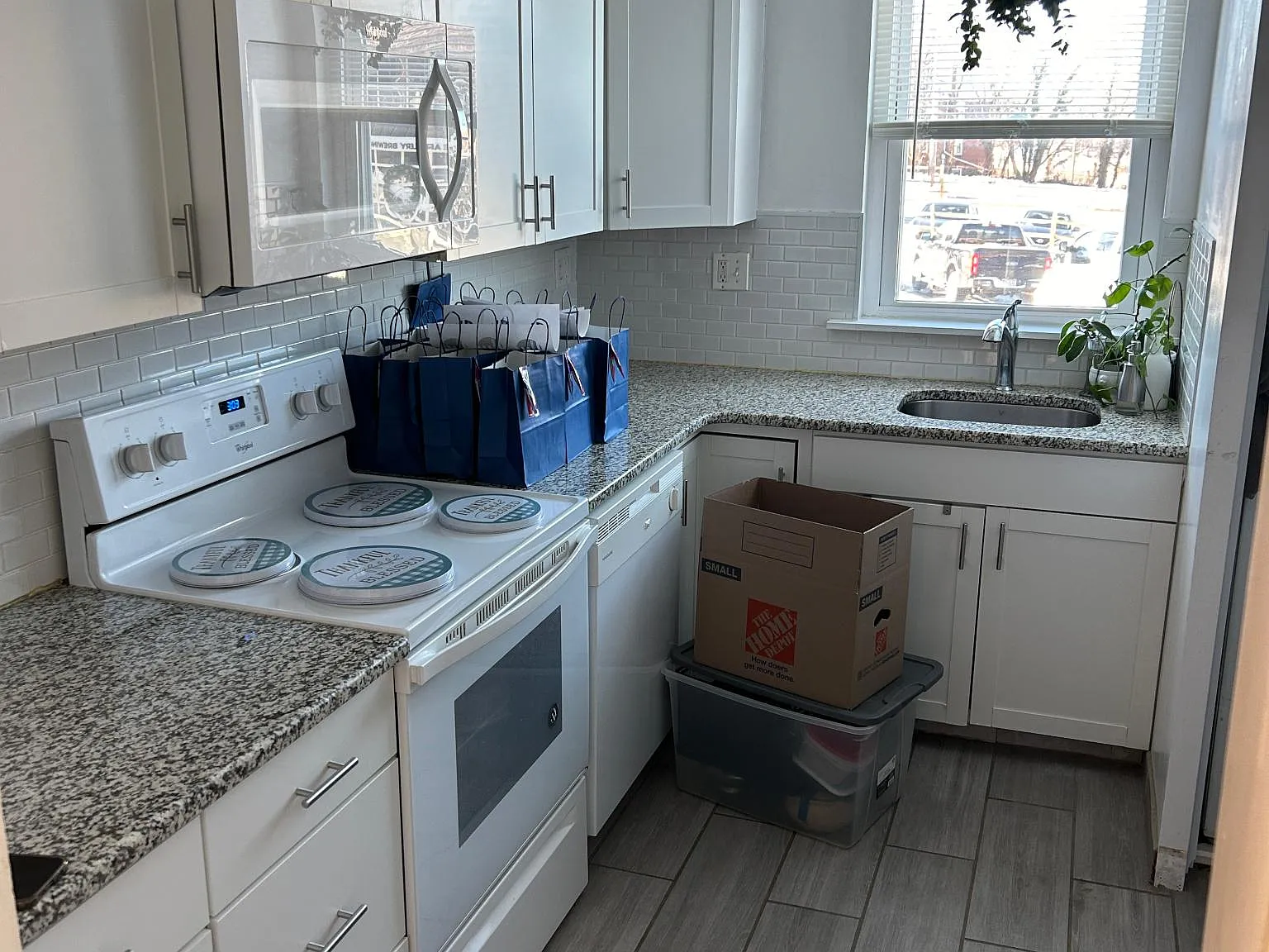 2 bed, 900 sqft, $1,695 — Photo 2