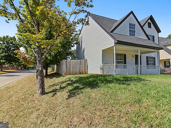 3rd image of 15 Brighton Ct