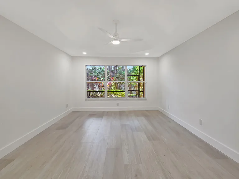 11287 Vivero Ave — Photo 24