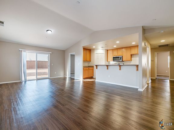 3rd image of 1051 Playa Del Norte