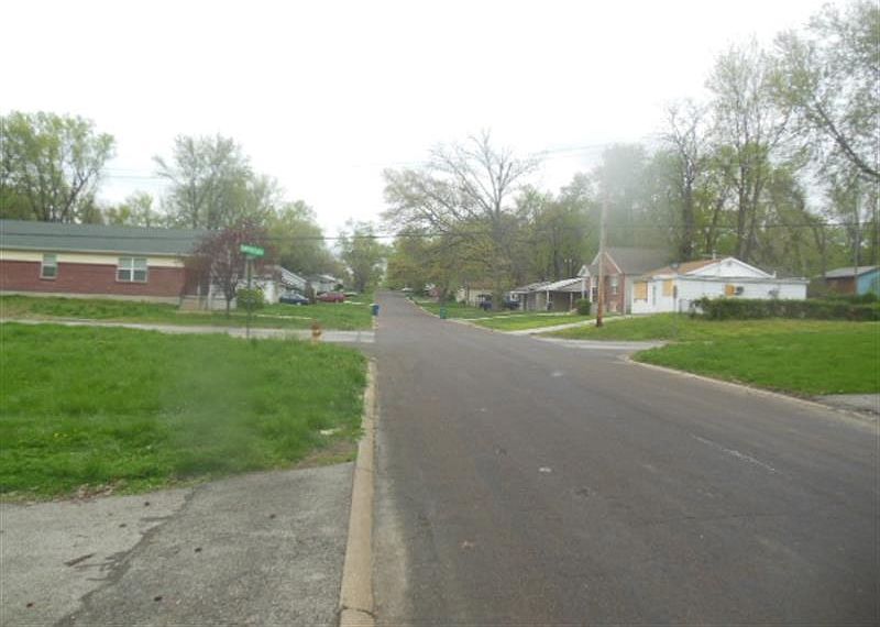 1st image of 10077 Earl Dr