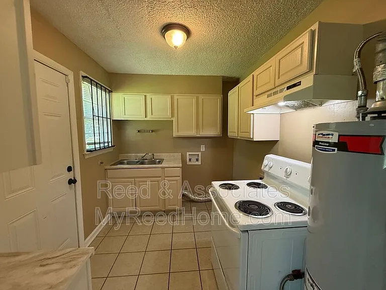3209 Winslow Rd — Photo 5