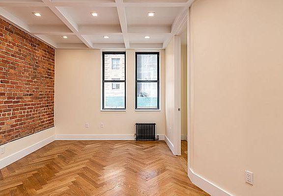 4th image of 941 Washington Ave #660