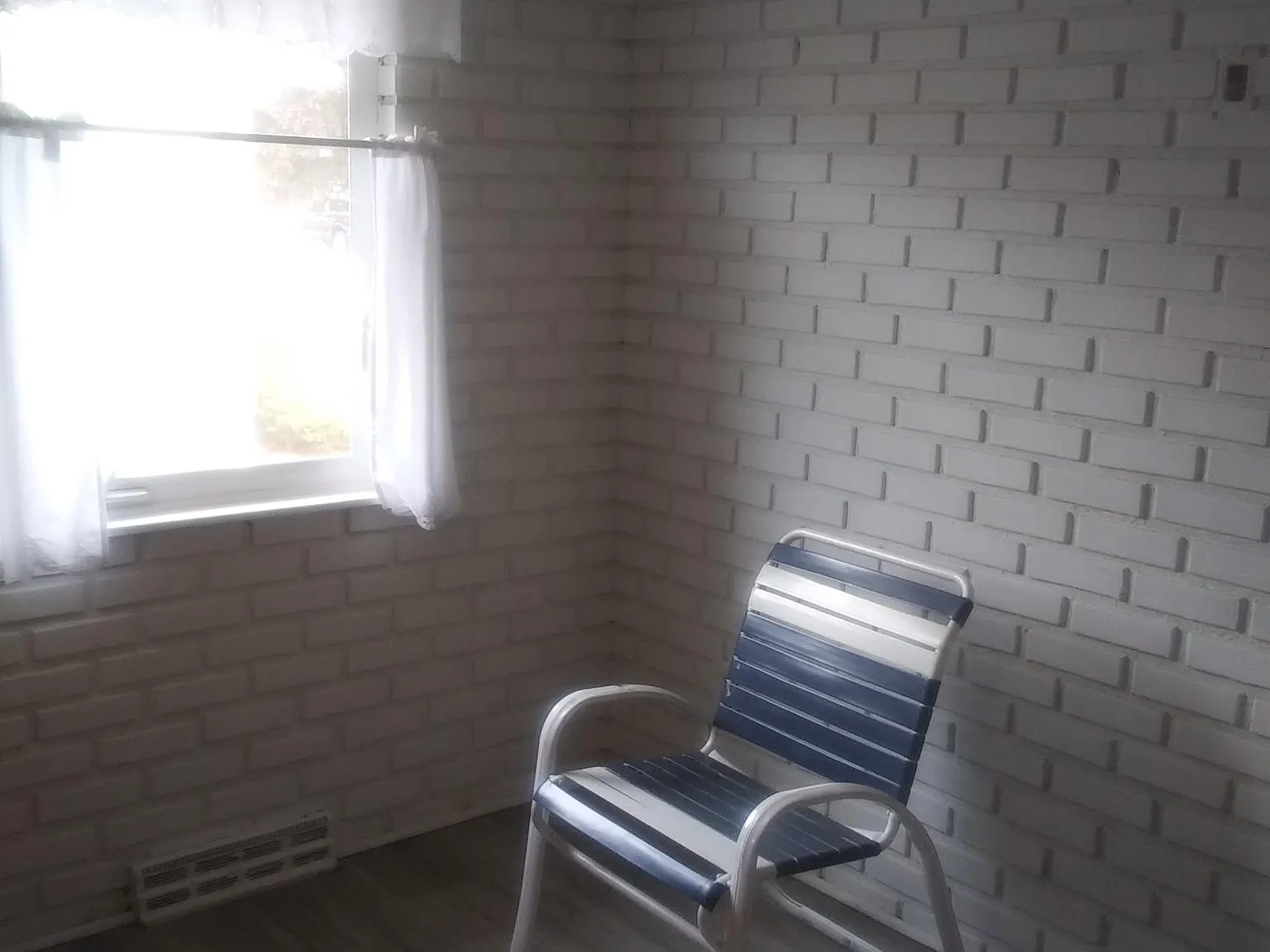 3 bed, 1100 sqft, $1,800 — Photo 3