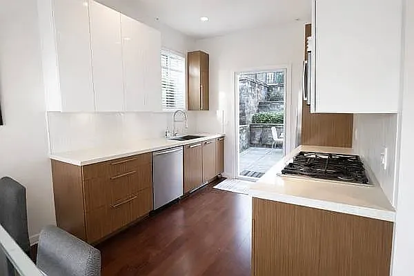 2229 Southside Dr — Photo 1