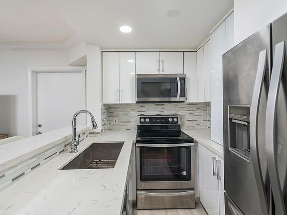 3rd image of 1460 Ocean Dr