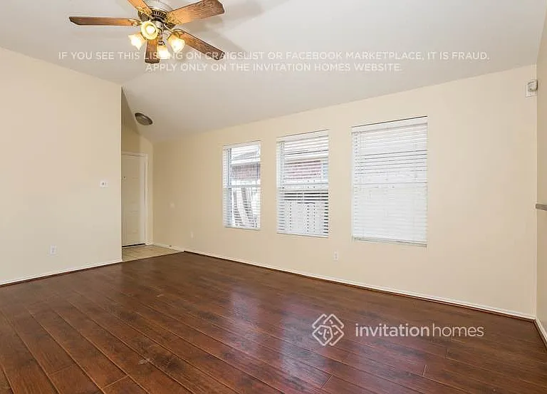 19811 Whispering Hollow Ln — Photo 3