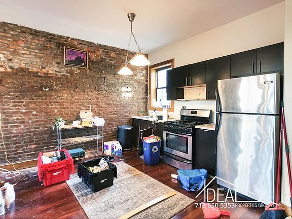 4th image of 354 Franklin Ave APT 4