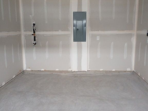 5th image of 104 Filly Ln
