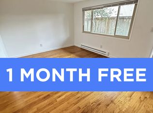 408 N 61st St #3, Seattle, WA 98103