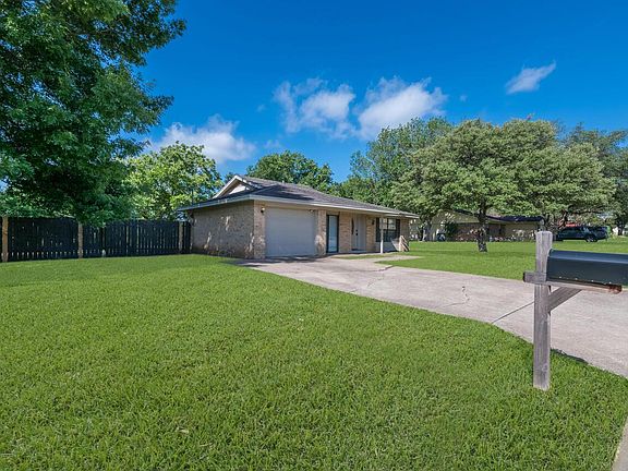 3rd image of 301 Shelly Dr