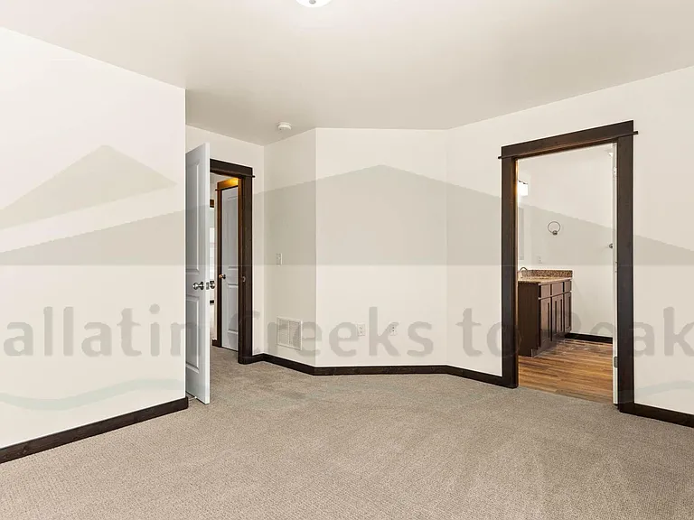 881 Rookery Lane — Photo 2