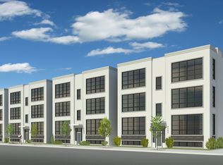 2437 W Irving Park Rd APT 3W, Chicago, IL 60618