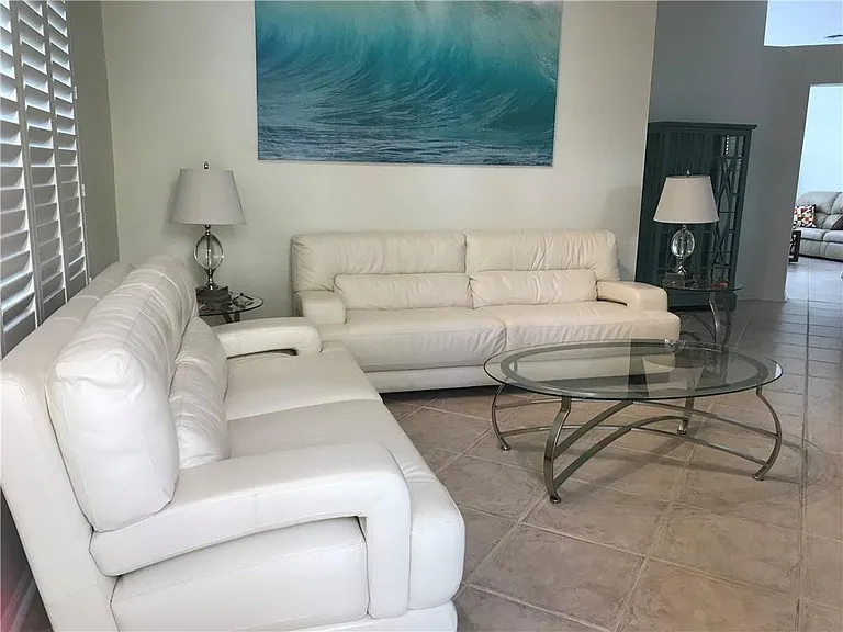 1118 Chinaberry Dr — Photo 22