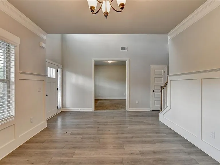 235 Bella Dr — Photo 17