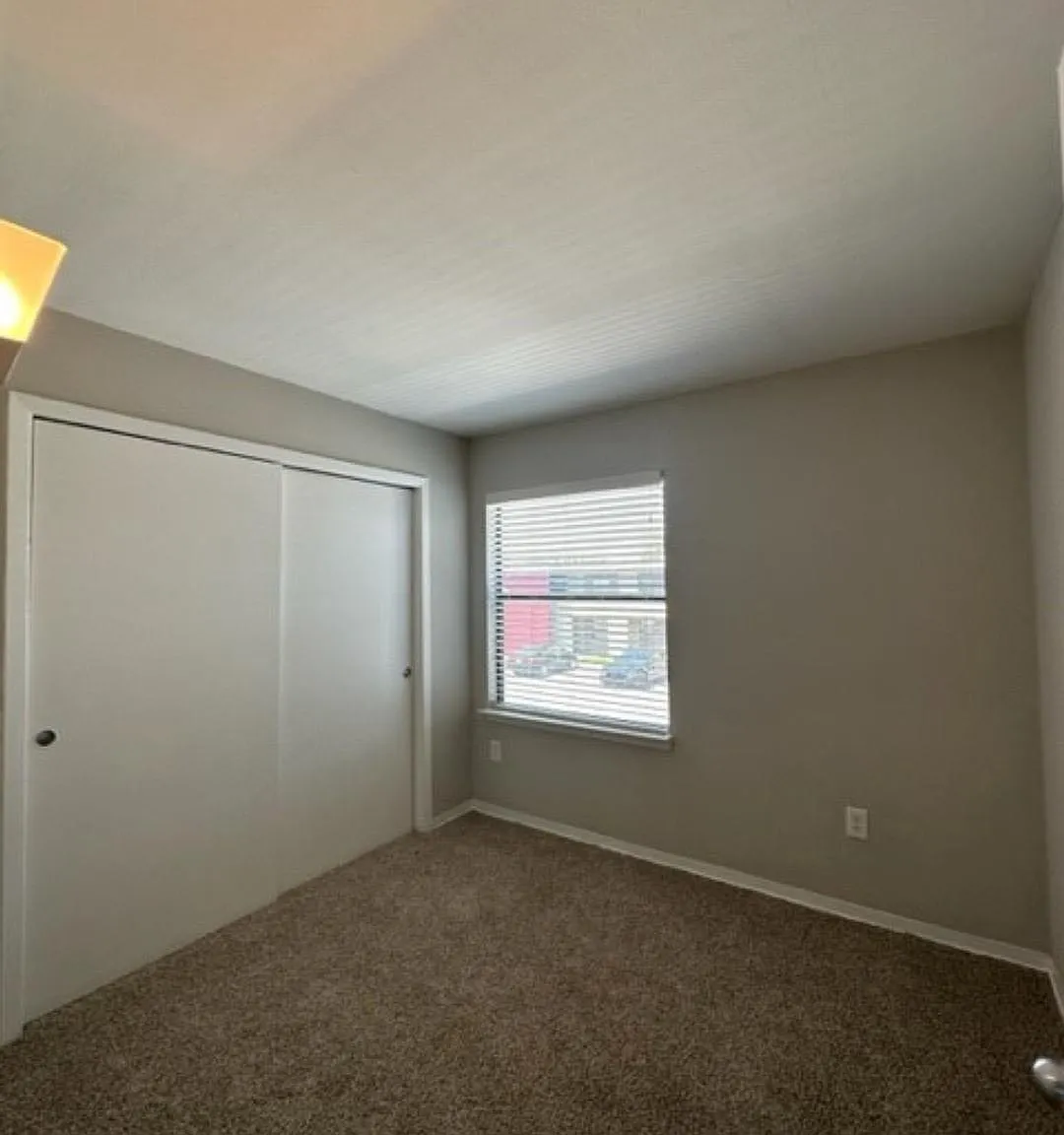 2 bed, 820 sqft, $995 — Photo 4