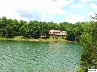 1085 Lake Ridge Dr, Dandridge, TN 37725