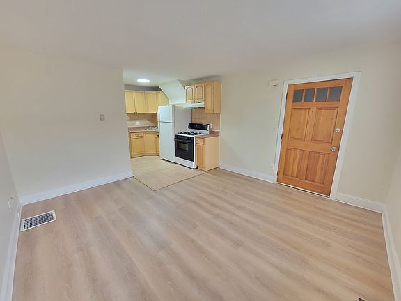 2nd image of 526 W Clapier St #1