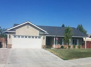 1330 Fair Oak Dr, Tehachapi, CA 93561