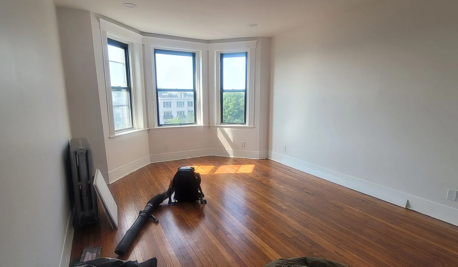 No Fee! Newly Renovated Luxury Split! Heat & Hot Water Included. Near T! Great for BU Students — Photo 2