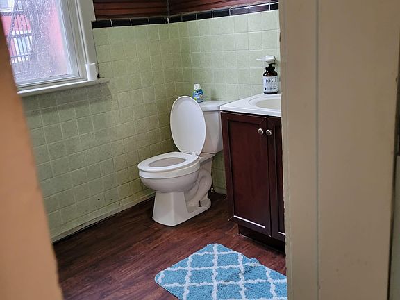 5th image of 242 Maclay St #1