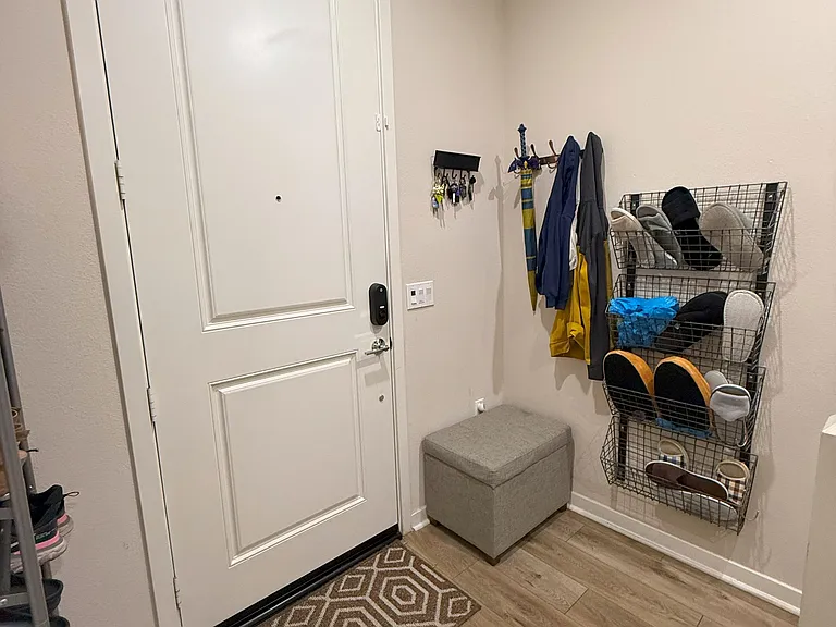 503 Winchester Dr — Photo 3