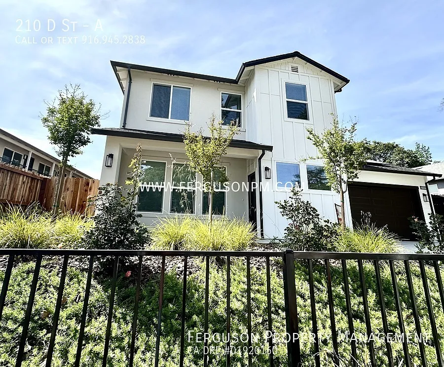 Building Photo - 210 D St #A
