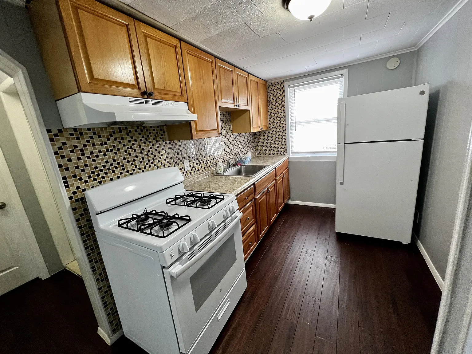 27 Evans Avenue - FL2 — Photo 4