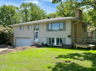 812 Pembina Trl, Detroit Lakes, MN 56501