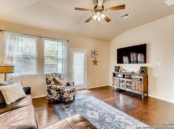 3rd image of 6435 Lionheart Park