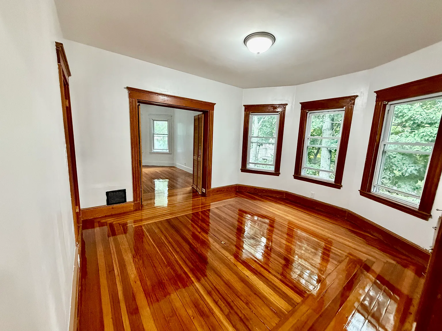 3 bed, 1800 sqft, $3,000 — Photo 4