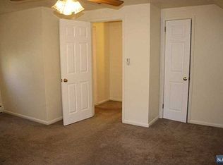 292 Phillips Ave, South Hackensack, NJ 07606