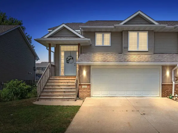 137 S Park Ridge Rd, North Liberty, IA 52317
