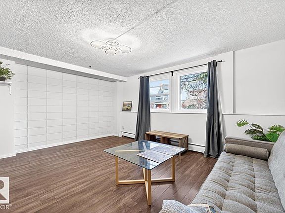 2nd image of 2111 14th St SW #101