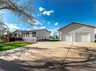 760 W North St, Spring Hill, KS 66083