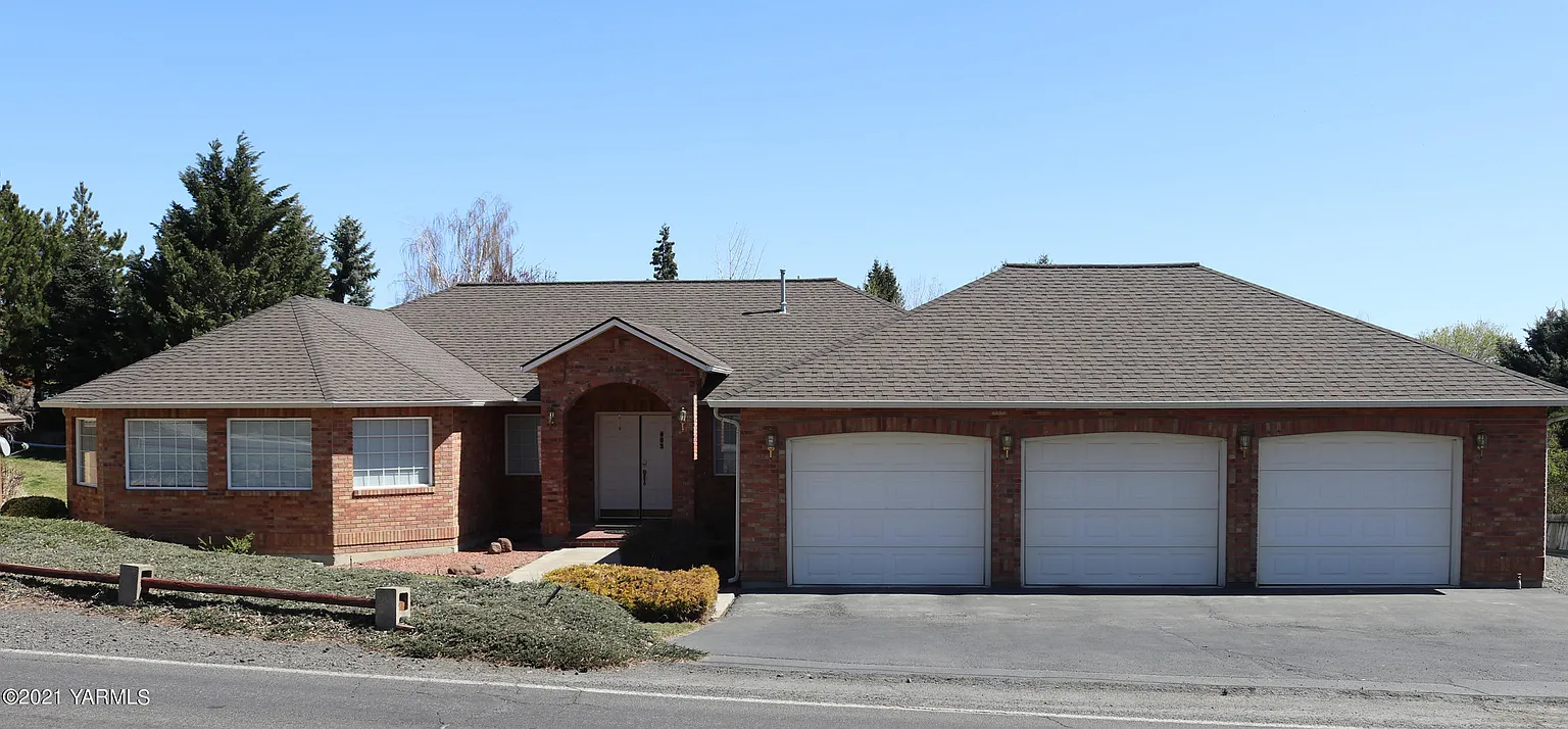 403 N 66th Ave photo 1