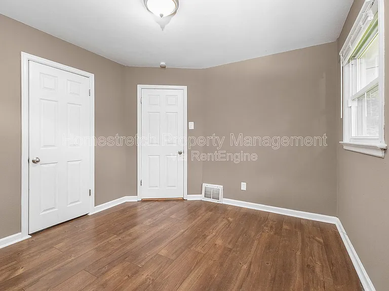 1600 Washington St — Photo 18