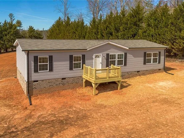 607 Woodhaven Rd, North Wilkesboro, NC 28659