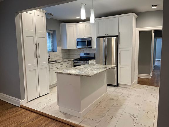 3rd image of 7365 Pershing Ave #1W