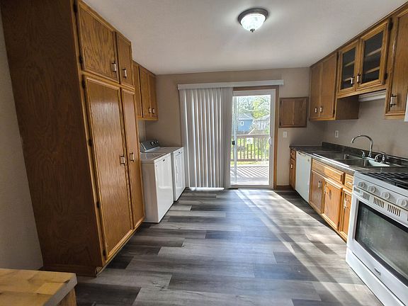 4th image of 304 S East St #2