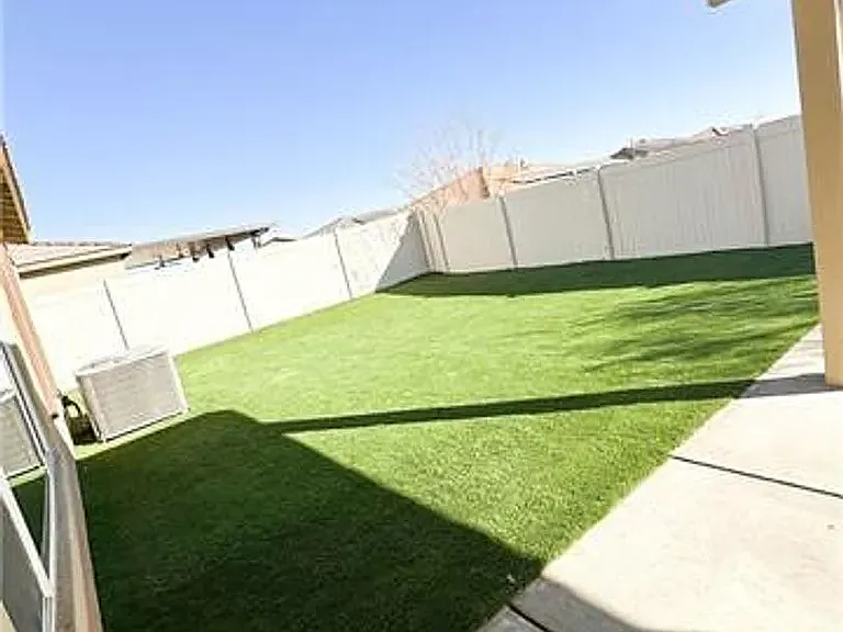 2463 Fernwood Ln — Photo 5