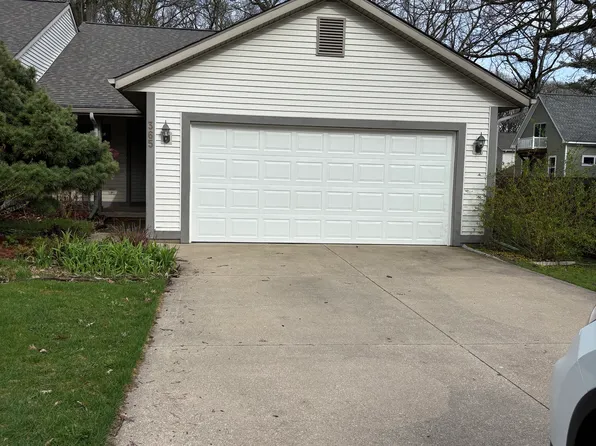 365 Timbertrail Dr, Holland, MI 49424