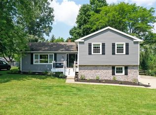 858 S Parkview Dr, Aurora, OH