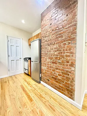Rented by HOLTON REAL ESTATE INC. | media 3