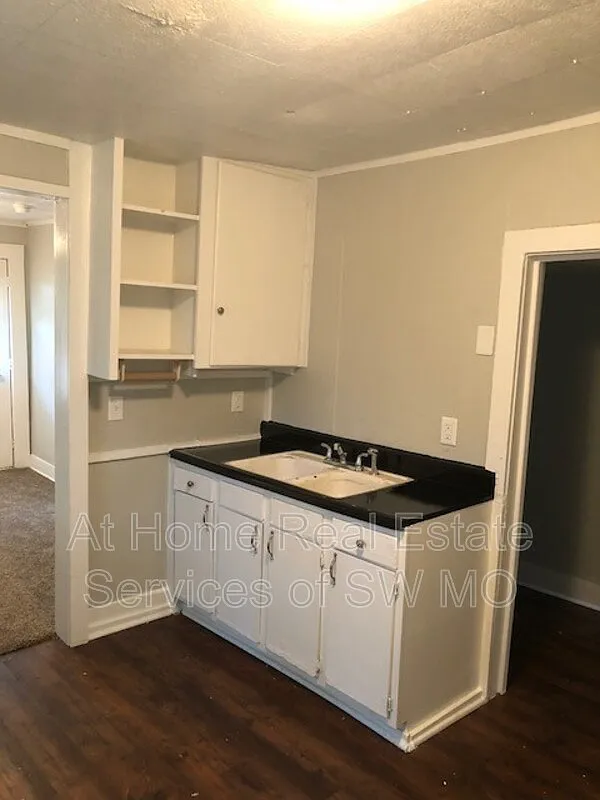 1 bed, 1.0 bath, 432 sqft, $625 — Photo 2