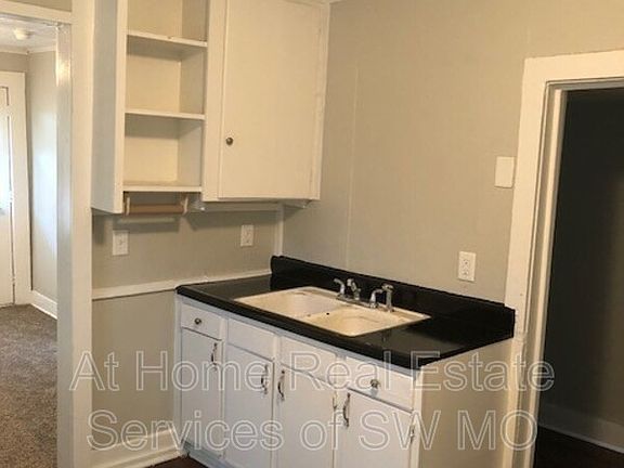 2nd image of 610 N Brown Ave