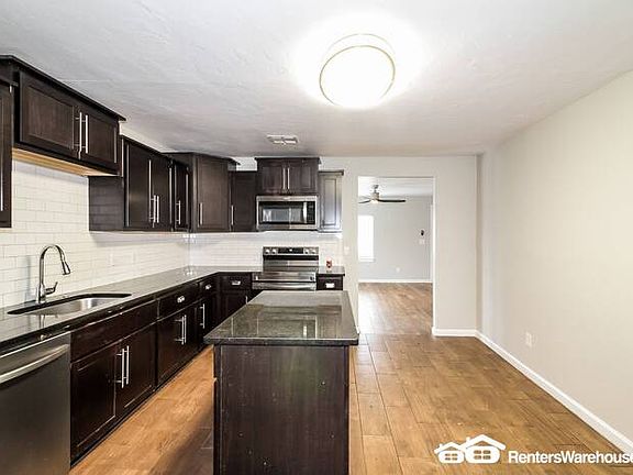 5th image of 2821 Poplar Dr