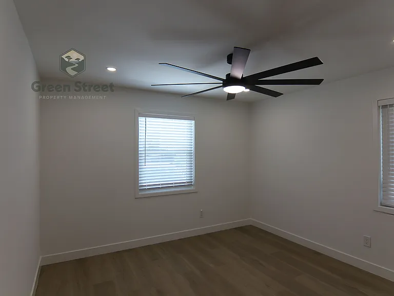 6831 Amherst St — Photo 27