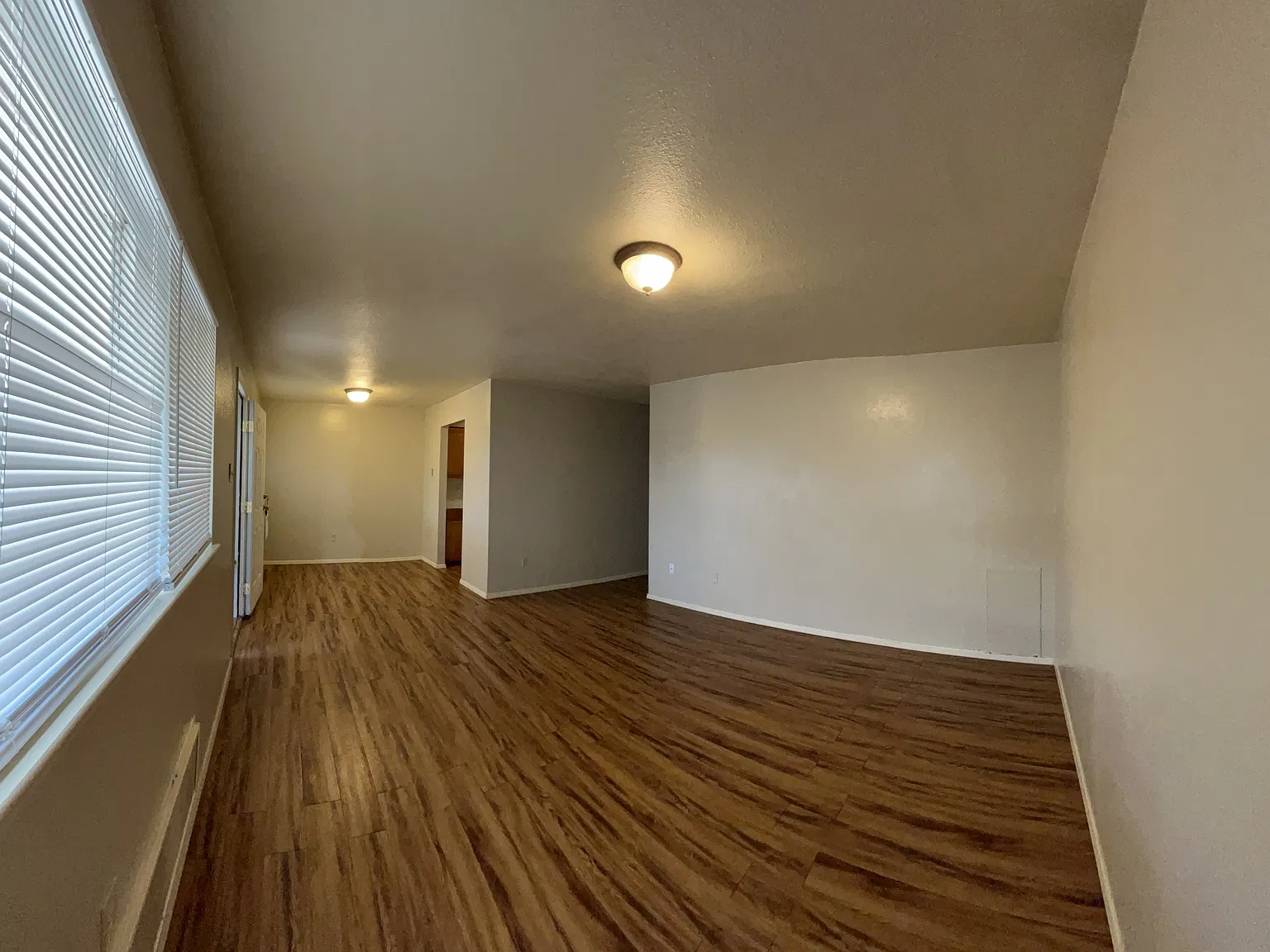 Columbia - Apt 21 — Photo 3